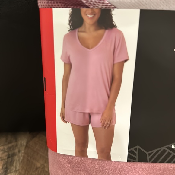 Pajama Set - Picture 6 of 7